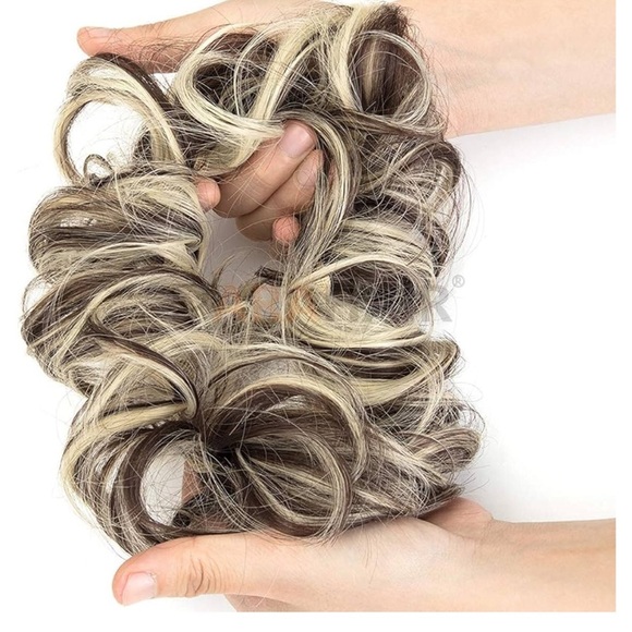 Stylish Blonde Hair Bun Extension - Picture 6 of 6